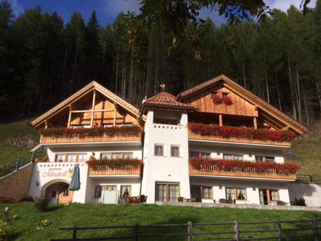Apartments Mirabell Livinallongo Del Col Di Lana Exterior foto