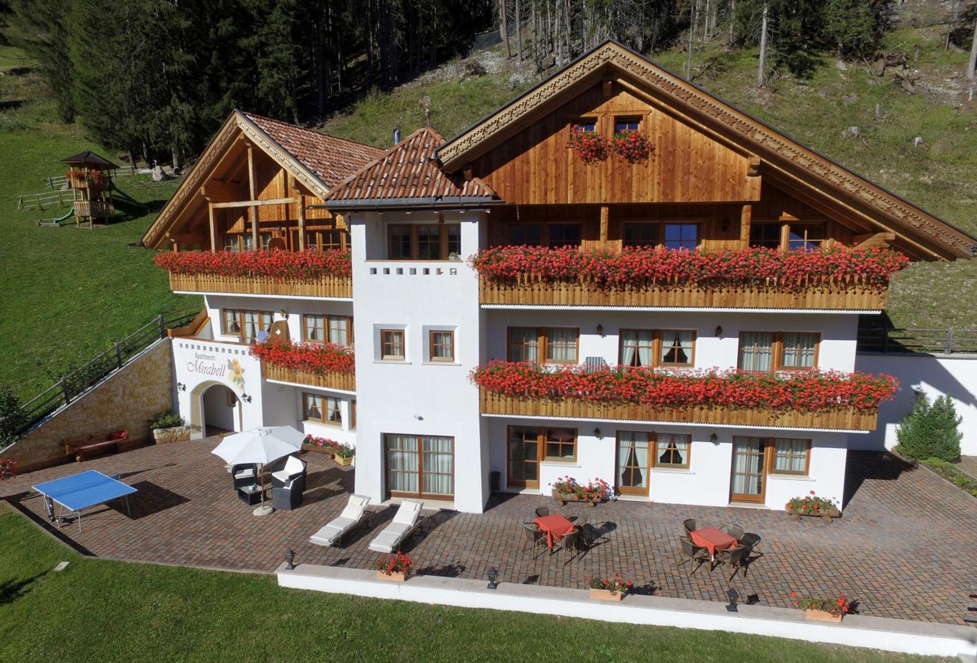 Apartments Mirabell Livinallongo Del Col Di Lana Exterior foto